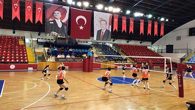 Emirdağ'ın kızları 2. Ligde