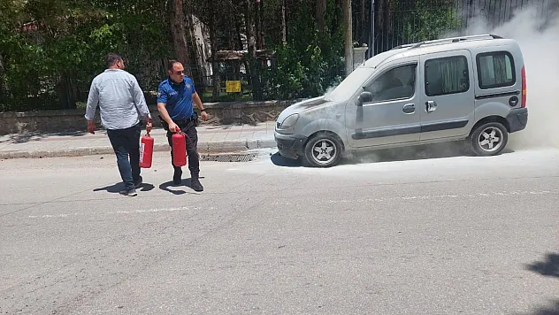 Emniyet Önünde Alevler Yükseldi!