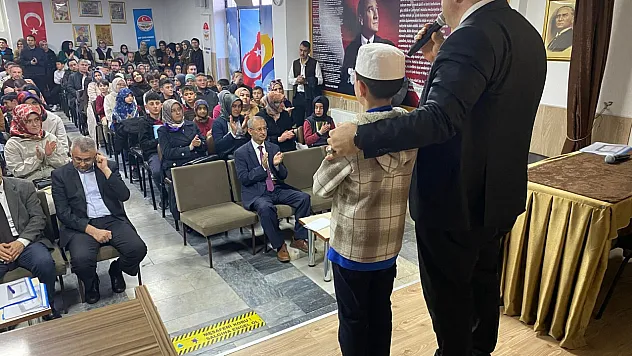 En Güzel Kur'an-ı Kerimi Okumak İçin Yarıştılar