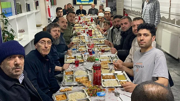 Engelsiz Kur'an Kursu Öğrencileri İftar'da Buluştu