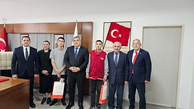 Entelektüel Öğrenciler Afyonkarahisar'ı Finalde Temsil Edecek