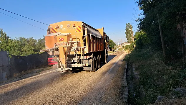 Eriyen Asfalta Karşı Karayollarında Kumlama Çalışması