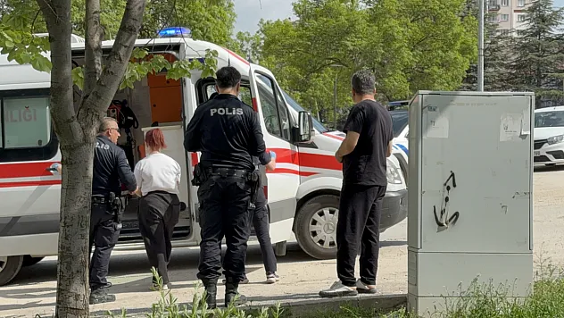'Erkek Arkadaş' Kavgasında 3 Kız Bıçakla Yaralandı
