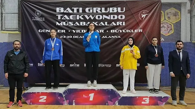 Erkmen Belediye Spor Kulübü Türkiye 3'üncüsü Oldu