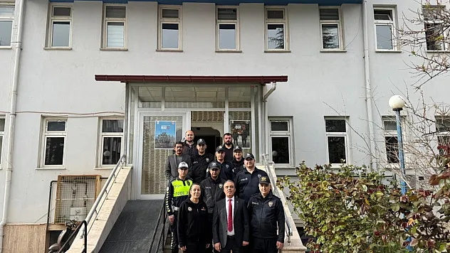 Erol, Dinar İle Sandıklı'nın Asayiş Ve Güvenliğiyle İlgili Brifing Aldı