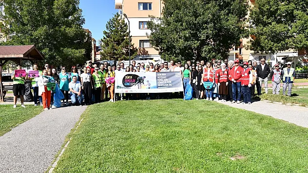 Eş zamanlı temizlik etkinliğine Tepebaşı da katıldı