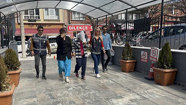 Eskişehir'de 161 Suç Kaydı Bulunan Firari Kadın Yakalandı