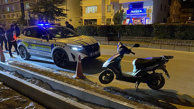Eskişehir'de 17 Yaşındaki Motosiklet Sürücüsü Kazada Yaralandı