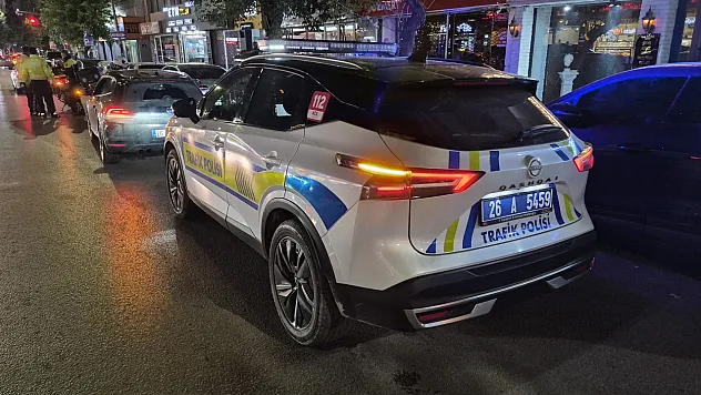 Eskişehir'de Abartı Egzoz Denetimi Karakolda Bitti! Polise Direnen Sürücü Gözaltına Alındı