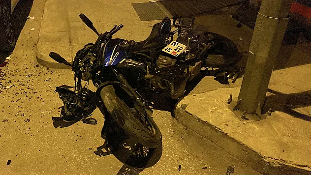Eskişehir'de Motosiklet Kazası, Sürücü Ağır Yaralandı
