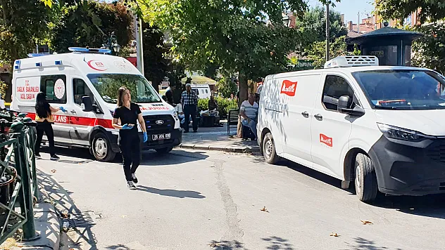Eskişehir'de 'Pes' Dedirten Park! Ambulansın Vaka Yolunu Kesti