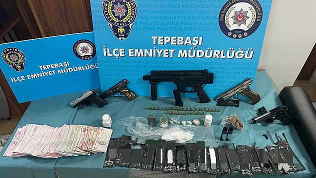 Eskişehir'de Polis Uygulamasında Yakalanan 2 Şahıs Tutuklandı