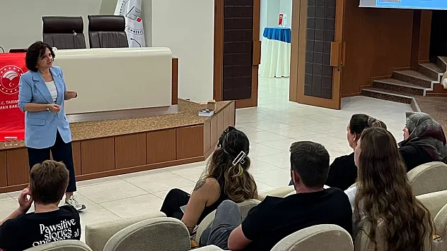 Eskişehir'de Şarküteri Çalışanlarına Gıda Güvenliği Eğitimi