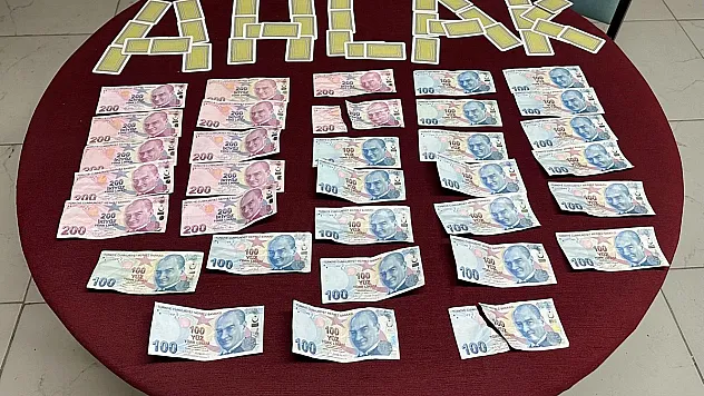 Eskişehir'de Kumar Oynayan 5 Kişiye 32 Bin 125 TL Para Cezası Kesildi