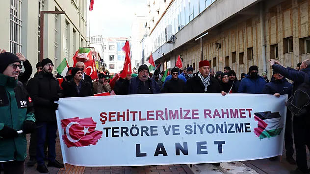 Eskişehir’de şehit olan askerler ve Gazze için yürüyüş düzenlendi