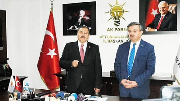'Evet diyen de, hayır diyen de baştacı'