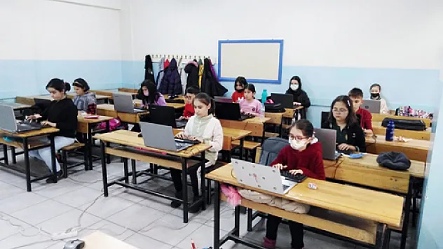 F klavyede Afyonlu gençlerden büyük başarı