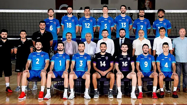 Fener yendi, Efeler ligde kaldı