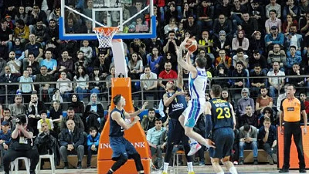 Fener'den Keçilere 24 sayı fark