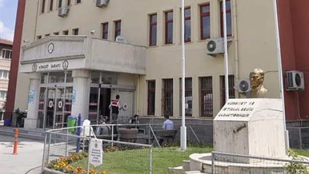 FETÖ'de 3 beraat, 7 ceza, bir tahliye