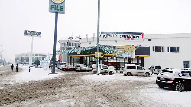 FİLE market zinciri Afyon'da ilk şubesini açtı