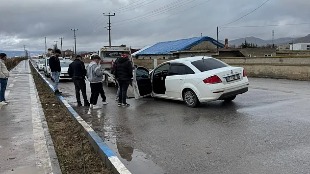 Film Sahnesi Gibi Trafik Kazası!