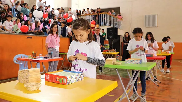 Final yarışmasında Karşıyaka İlkokul öğrencileri birinci oldu