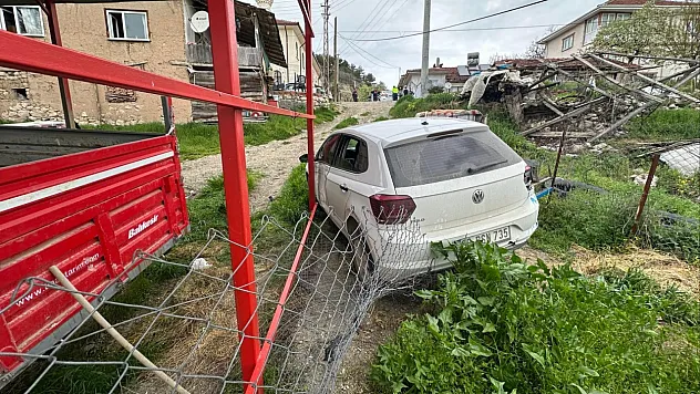 Freni Boşalan Araç Korkuluklara Çarparak Durabildi
