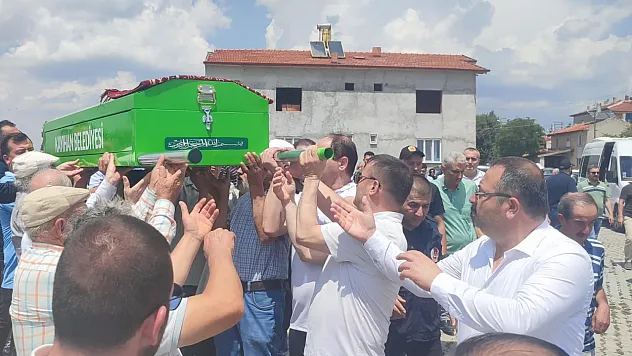 Gazeteci Uçmak'ın, Babası Son Yolculuğuna Uğurlandı