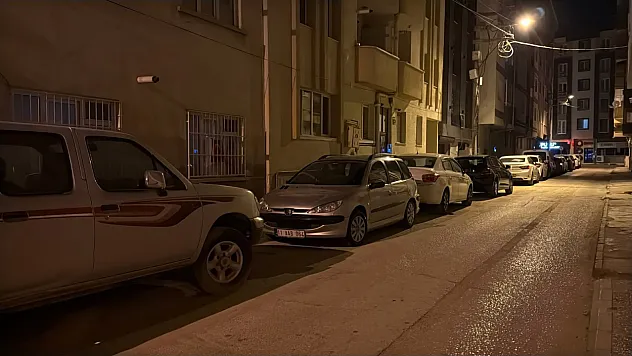Gece Yarısı Çalmaya Başlayan Araç Kornası Mahalleliyi Ayağa Kaldırdı