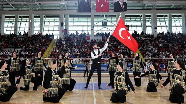 'Geleceğimiz Ve Ümidimiz Gençlikte Saklı'