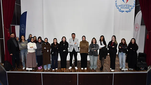 Gençlere, Nereden Gelip Nereye Gidecekleri Hatırlatıldı