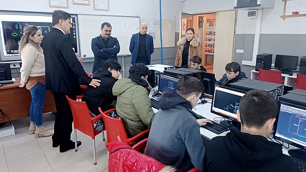 Gençlerle birlikte geleceği inşa etmek için önemli adımlar atıldı