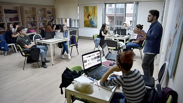 Gençlik Merkezleri’ndeki eğitimler için 935 öğrenci online olarak kayıt yaptırdı