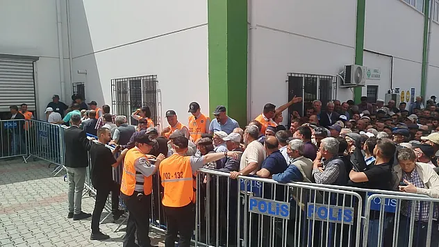 Genel Kurul'da Büyük İzdiham