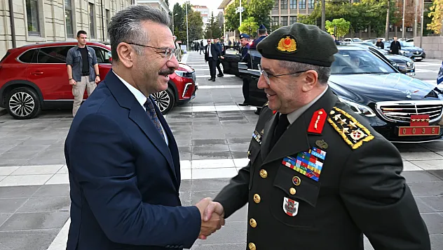 Genelkurmay Başkanı Vali Aksoy'u Ziyaret Etti