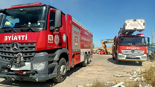 Geri Dönüşüm Tesisinde Korkutan Yangın! Alevler Büyümeden Söndürüldü