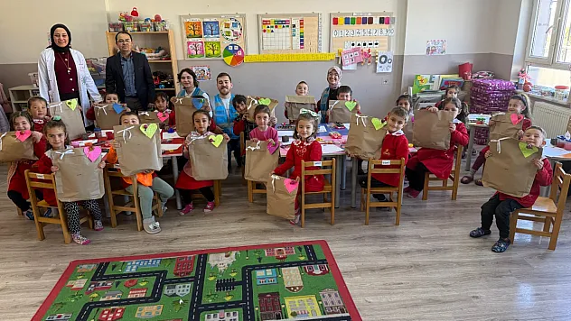 Girişimci Genç Liderler Derneği, Köy Okullarında Gönül Aldı
