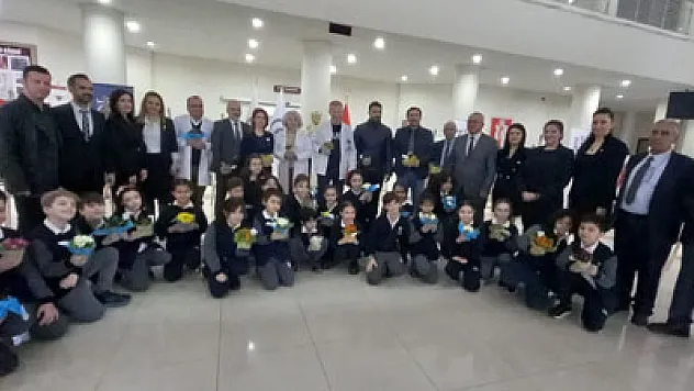 Girne Koleji öğrencilerinden '14 Mart 14 Art' resim sergisi