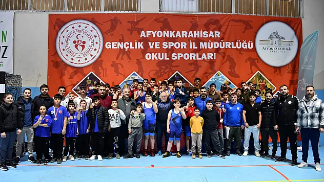 Güreşte Nefes Kesen Müsabakalar Sona Erdi