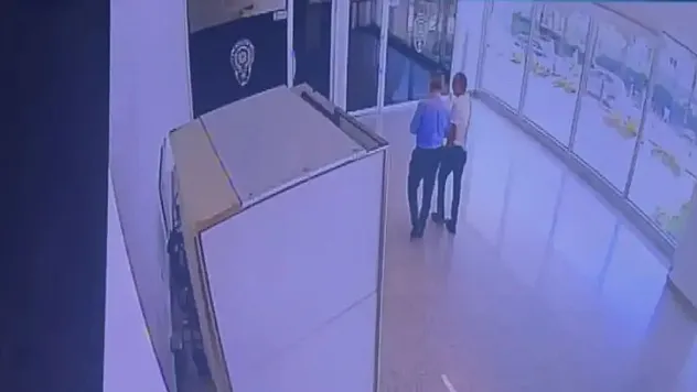 Güvenlik Kontrolünde Kalem Görünümlü Silah Ele Geçirildi