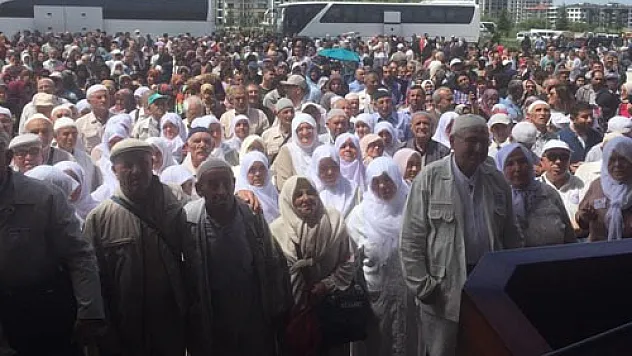 Hacı adayları dualarla yolcu edildi