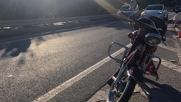 Hafif Ticari Araca Çarpan Motosikletin Sürücüsü Yaralandı