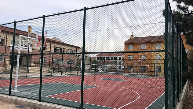 Hangi Okullara Basketbol, Voleybol Ve Futbol Sahası Yapılacağı Açıklandı