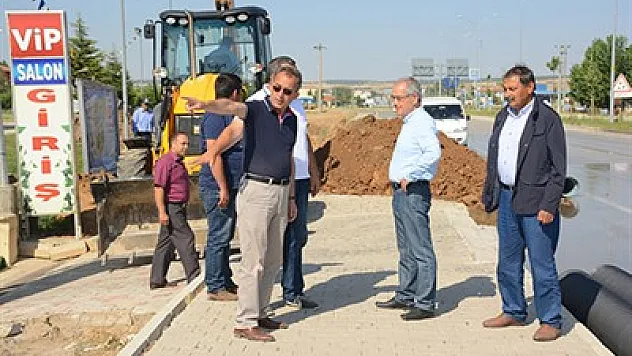 Hastane bölgesine drenaj hattı döşeniyor