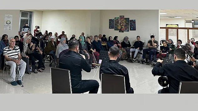 Hastanede Türkü Morali