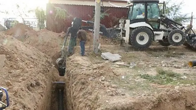 Hat döşeme çalışmaları devam ediyor