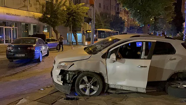 Hatalı dönüş kazaya neden oldu: 1 yaralı