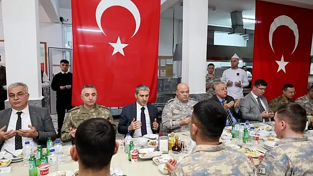 'Hava Kuvvetleri Aziz Vatanın Göklerdeki Sarsılmaz Kalesidir'