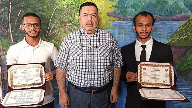 Hem üniversite hem de hafızlık eğitimini aynı anda yaptılar